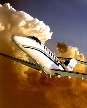 Avion Intre Nori