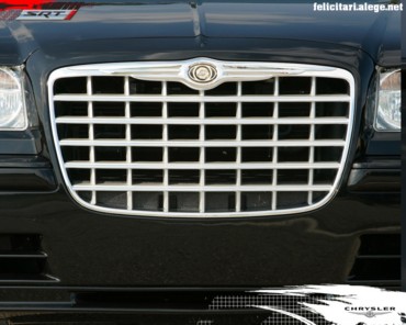 Chrysler SRT grill