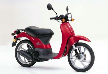 Scooter Rosu Fata