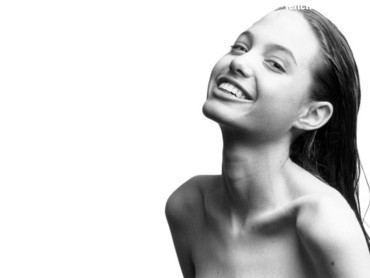Nude Angelina